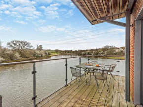 4 Bed in East Cowes 94556